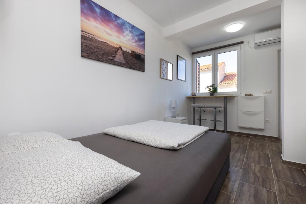 Studio Apartment Pinetree - Mali Lošinj Exteriör bild